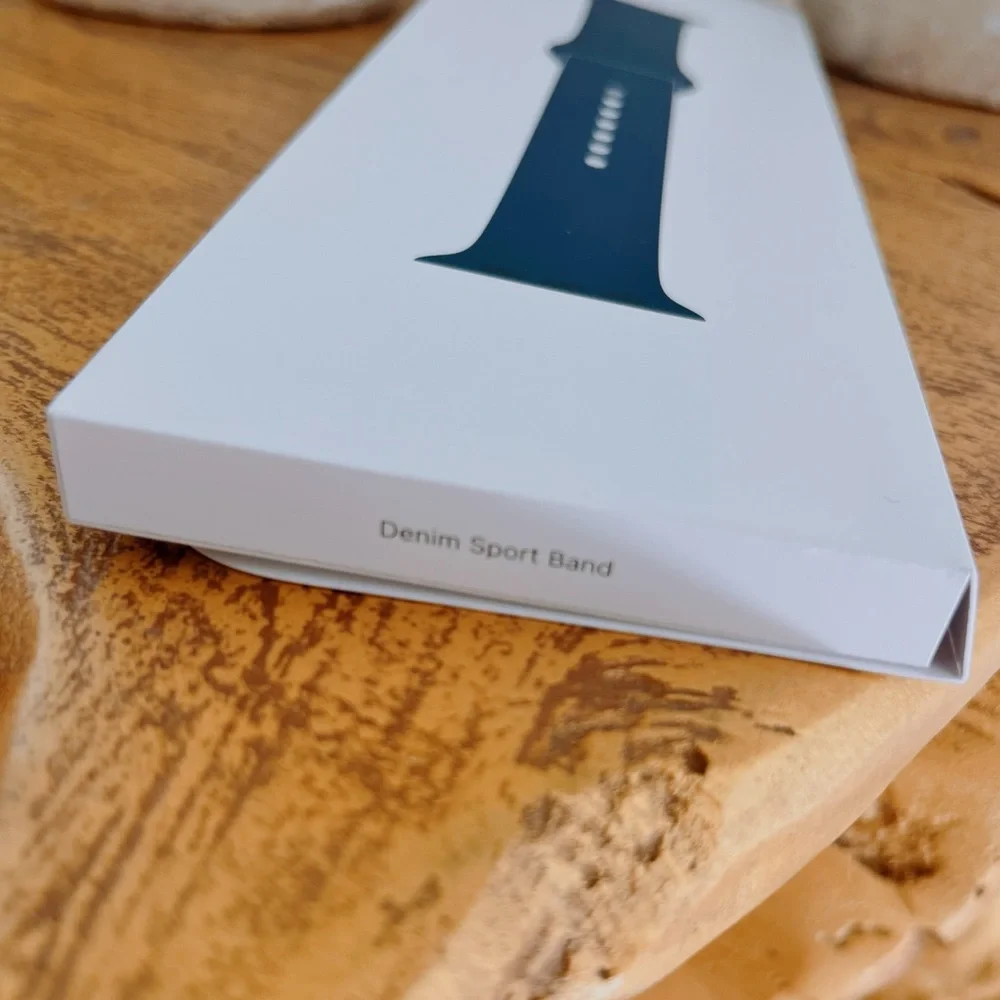 NIB📱APPLE WATCH DENIM SPORT BAND